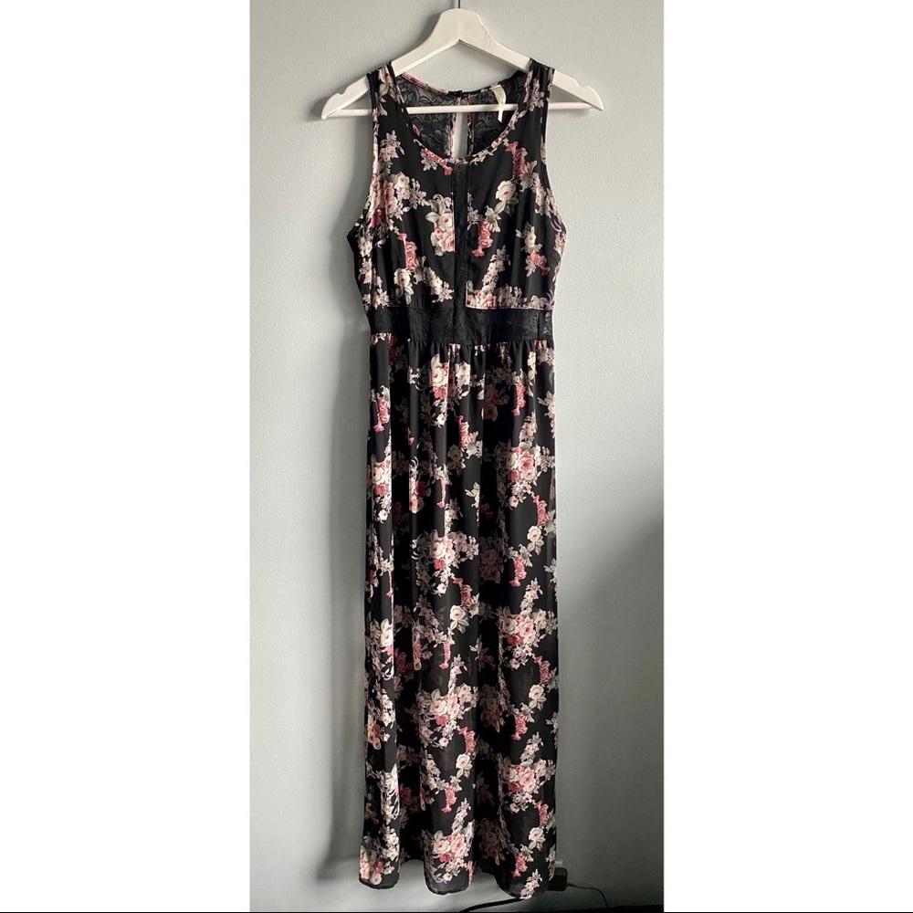 ❗️MOVING SALE❗️ MODCLOTH Floral Dress with Lace